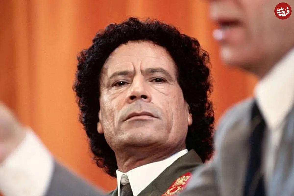 عکس| سفر در زمان؛ «معمر قذافی» در کنار حبیب بورقیبه در تونس؛ سال 1362