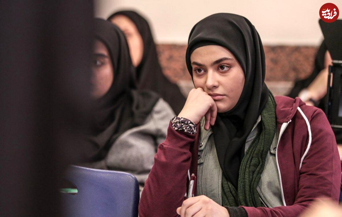 عکس؛ سفر زمان؛ «ریحانه پارسا» در کنار «مهدی سلطانی» در اتاق گریم سریال «پدر»؛ سال 97