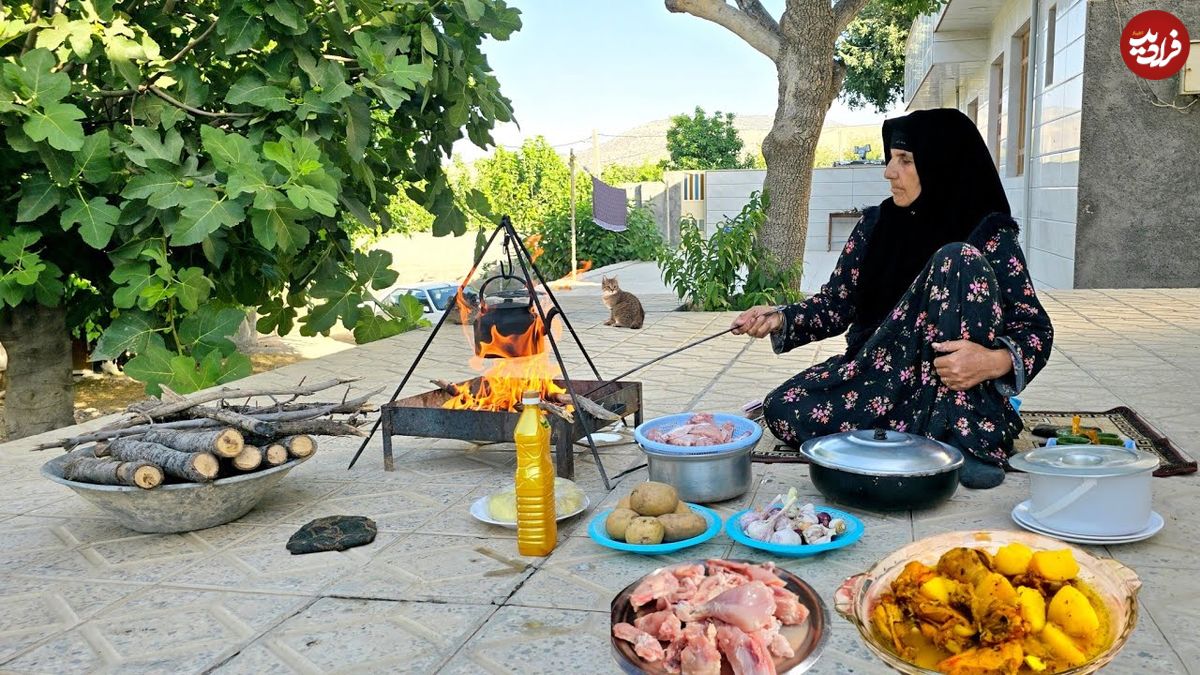 ببینید؛ غذای روستایی در ایران؛ پخت آبگوشت مرغ روی هیزم توسط مادربزرگ ایلامی