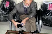 مرد نوشابه‌ای ایران را بشناسید ؛ او برای صبحانه، ناهار و شام فقط نوشابه می‌خورد