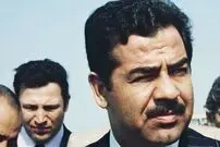 عکس؛ سفر در زمان؛ «لحظه پایین کشیدن مجسمه صدام در بغداد توسط عراقی ها»؛ سال 82