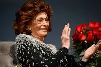 عکس| سفر در زمان؛ «سوفیا لورن» در خانه اش در رم؛ سال 1338