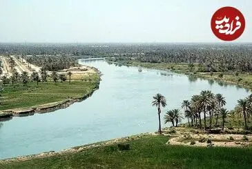 عکس| سفر زمان؛ مرد عراقی با قایق سنتی در رودخانۀ دجله؛ 95 سال قبل