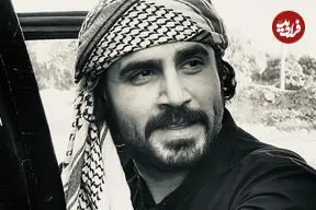 عکس| سفر در زمان؛ «محمدرضا هلال زاده» با تیپ متفاوت در کنار دریا؛ سال 97