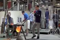 ببینید| فرآیند تولید بطری های شیشه ای بزرگ در کارخانه ای در سئول