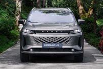 شاسی بلند «اکستریم LX» در برابر «فونیکس FX»؛ کدام ارزش خرید دارد؟