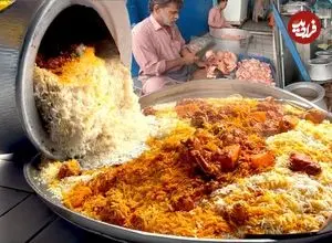 ببینید| غذای سنتی در پاکستان؛ مهارت آشپز خیابانی در تهیه بریانی با مرغ در کراچی