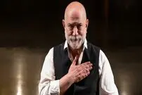 ( ویدیو) استقبال هنرمندان از پیکر آتیلا پسیانی و گریه‌های تلخ دخترش ستاره