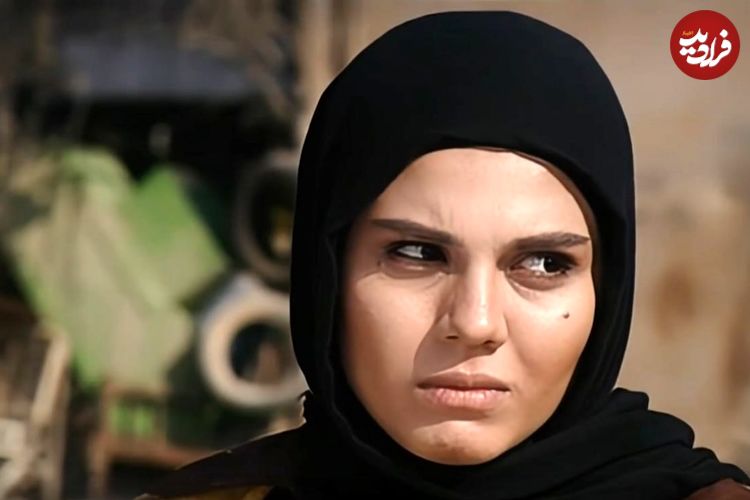 عکس| سفر در زمان؛ «باران» سریال آوای باران در کنار بازیگران مشهور در یک رستوران؛ سال 92