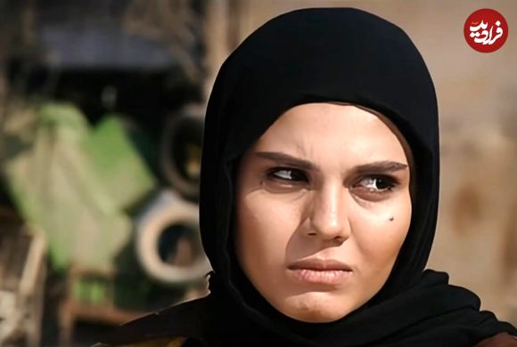 عکس| سفر در زمان؛ «باران» سریال آوای باران در کنار بازیگران مشهور در یک رستوران؛ سال 92