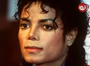 عکس| سفر در زمان؛ «مایکل جکسون 21 ساله» در حال ورود به لندن؛ سال 1357