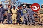 عکس؛ سفر در زمان؛ رزمنده جوان ایرانی در حال مراقبت از هزاران اسیر عراقی عملیات کربلای 5؛ سال 1365