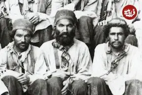 عکس| سفر زمان؛ عکس یادگاری «دستۀ راهزن‌ها» قبل از اعدام؛ دوران قاجار