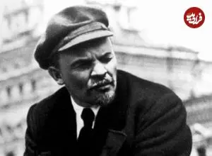 عکس| سفر در زمان؛ «لنین» در حال بازی شطرنج با الکساندر بوگدانوف؛ سال 1278