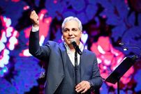 عکس؛ مهران مدیری: میهنم را زنده نگه می‌دارم