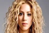 عکس| سفر در زمان؛ «شکیرا» در پشت صحنه مراسم اهدای جوایز موزیک ویدیوی MTV؛ سال 1381