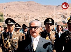 عکس؛ سفر در زمان؛ «محمدرضا پهلوی در حال قدم زدن در فرانسه»؛ سال 1353