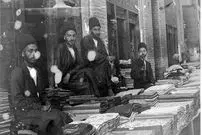عکس| سفر در زمان؛ نمایی از یک دکان بزازی در تهرانِ دوره قاجار