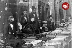 عکس| سفر در زمان؛ نمایی از یک دکان بزازی در تهرانِ دوره قاجار