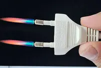 (ویدئو) یک ایده خلاقانه برای ساخت دستگاه جوش با دوشاخه برق و کابل USB