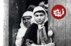 عکس| سفر زمان؛ تصویر رنگی‌شدۀ «باغبان‌باشی و جوجوق» دم در آشپزخانه؛ 137 سال قبل