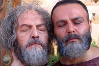 عکس؛ سفر به تاریخ؛ بازدید «احمدی نژاد» از «سر بریدۀ مختار» در پشت‌صحنه مختارنامه؛ سال 87