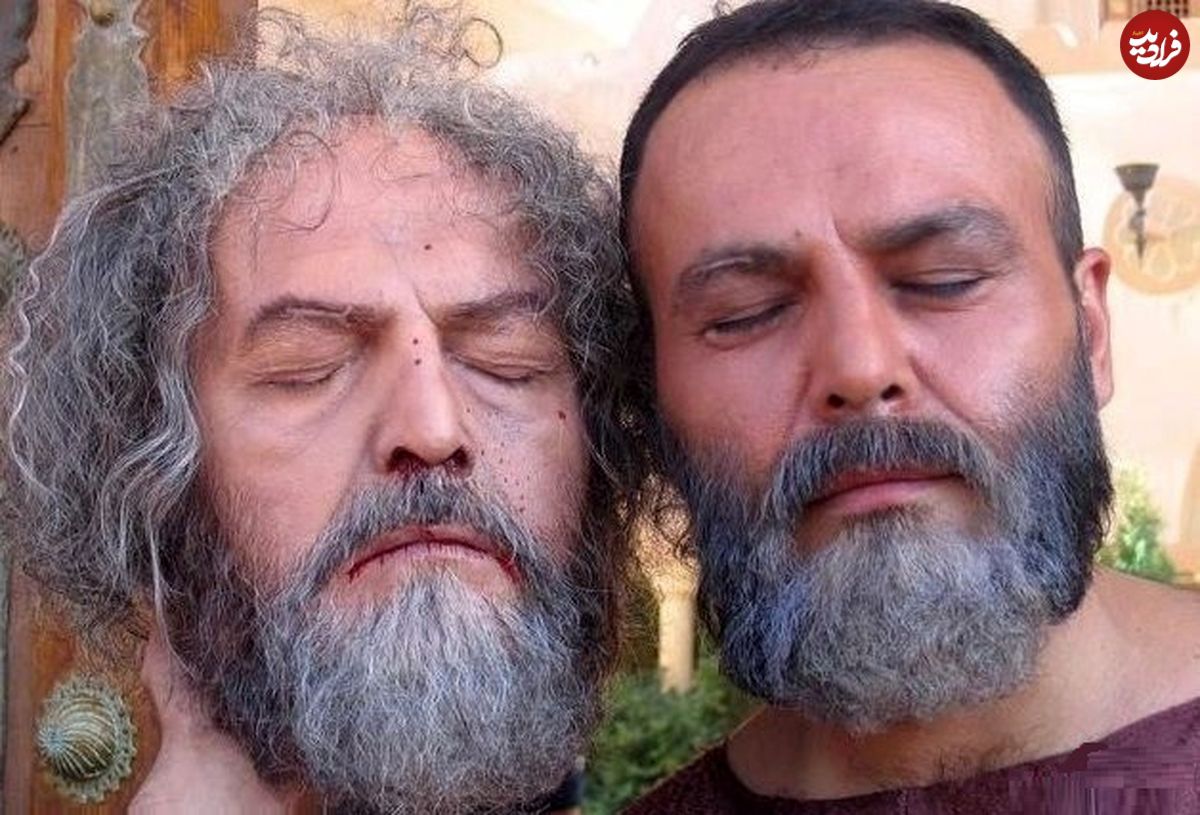 عکس؛ سفر به تاریخ؛ بازدید «احمدی نژاد» از «سر بریدۀ مختار» در پشت‌صحنه مختارنامه؛ سال 87