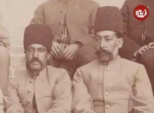 عکس| سفر زمان؛ عکس یادگاری درباریان ناصرالدین شاه در «آبدارخانه مبارکه»؛ 136 سال قبل
