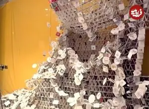 ببینید| فرو ریختن برج ۶۳ هزارتایی زیرلیوانی در آلمان و ناکامی در ثبت رکورد 