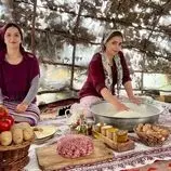 ببینید| غذای روستایی در ایران؛ پخت کوفته قلقلی و نان در کوهستان
