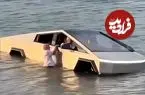 عکس| تسلا در نقش قایق / آزمایش عجیب راننده آمریکایی به بازداشت ختم شد