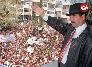 عکس| سفر در زمان؛ پیرزن عراقی در حال بوسیدن چشم «صدام»؛ دهه 60