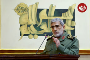 عکس؛ سفر در زمان؛ «سردار قاآنی» در میان رزمنده ها در خط مقدم جبهه؛ دهه 60