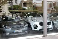 چرا خودروهای نجومی همچنان مشتری دارند؟