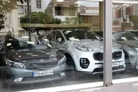 چرا خودروهای نجومی همچنان مشتری دارند؟