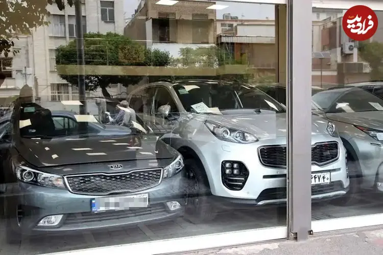 چرا خودروهای نجومی همچنان مشتری دارند؟