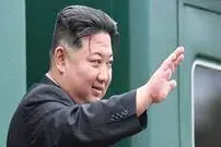عکسی عجیب از کیم‌جونگ‌اون در کنار یک سرباز کره‌ای 