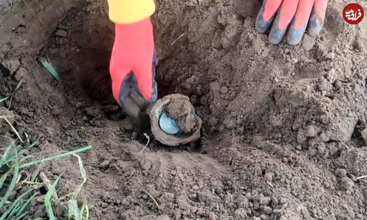 زن و شوهر روستایی «کوزۀ سکّههای 300 ساله» را در مزرعهشان پیدا کردند