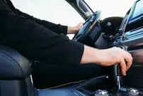 ( ویدیو) زیر گرفتن عابر تبریزی در پی اشتباه ناشیانه راننده خودروی شاسی‌بلند!