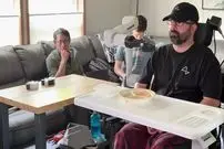 ببینید؛ معجزه علم؛ بیمارALS با ذهنش قهوه خورد و در یخچال را باز کرد!