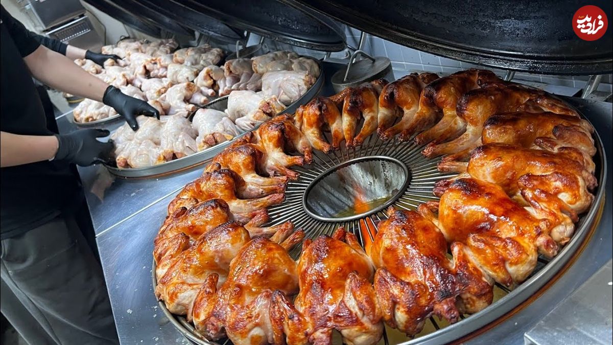ببینید؛ غذای خیابانی در کره؛ مرغ کبابی در فر گردان در سئول