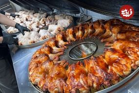 ببینید؛ غذای خیابانی در کره؛ مرغ کبابی در فر گردان در سئول 