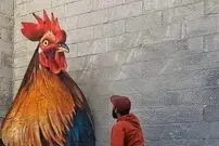 شاهکارهایی در گوشه و کنار خیابان‌ها؛ از خروس سه‌بُعدی تا آتش‌سوزی مینیاتوری