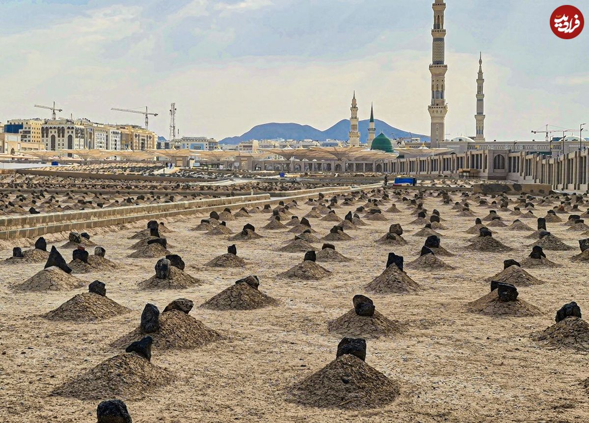 عکس؛ سفر به تاریخ؛ مرقد مطهر «امام حسن، امام سجاد، امام باقر و امام صادق علیهمالسلام» در بقیع؛ 118 سال قبل