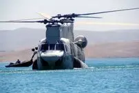 (ویدئو) حرکت جنون‌آمیز خلبان؛ لحظه خرد شدن یک بالگرد بعد از برخورد پره‌ها با آب