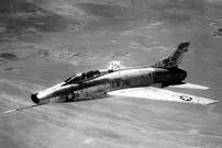 (تصاویر) F-100 سوپر سِیبِر؛ اولین جنگنده مافوق صوت دنیا