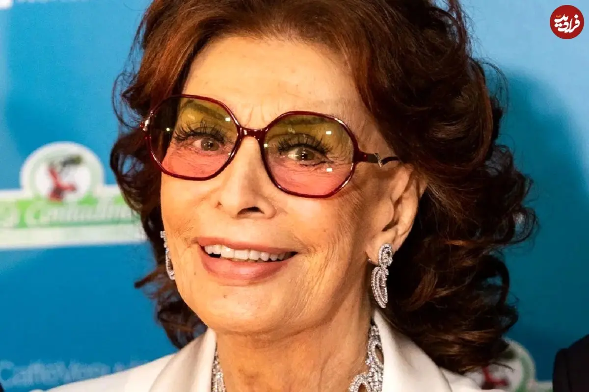 عکس| سفر در زمان؛ «سوفیا لورن 23 ساله» در پشت صحنه یک فیلم در لیبی؛ سال 1335