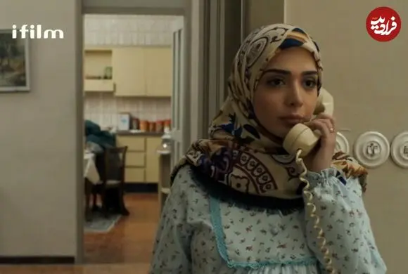 عکس| سفر در زمان؛ «یاسمن» سریال لحظه گرگ و میش در یک کافه در انگلیس؛ سال 1401