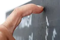 چرا صدای کشیده شدن ناخن روی تخته سیاه باعث ایجاد احساس ناخوشایند در ما می‌شود؟