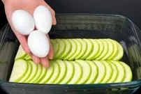 ببینید| طرز تهیه یک غذای ساده با کدو سبز و تخم مرغ